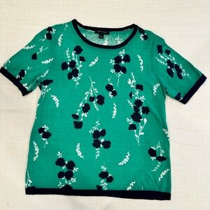 Ann Taylor green and Navy Blue Floral sweater short sleeve